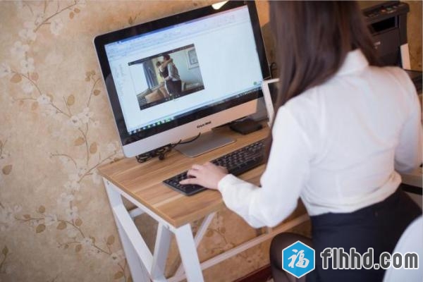 杏仁-寂寞秘书办公室被老板发现47P/1V-福利好好看