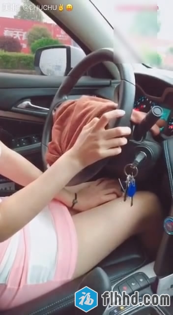 重磅福利-性感漂亮的美少妇驾照一直考不过路上练车时和教练谈-福利好好看