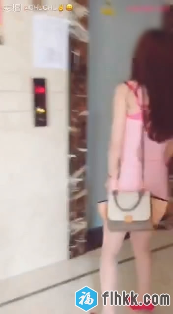 性感少妇演绎楼梯口-福利好好看