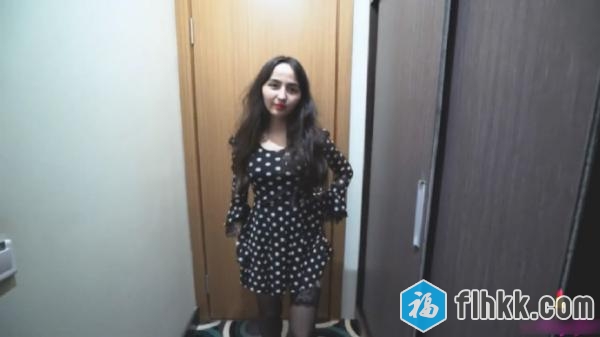 混血大眼小仙女黑丝波点装扮沉迷吃鸡-福利好好看