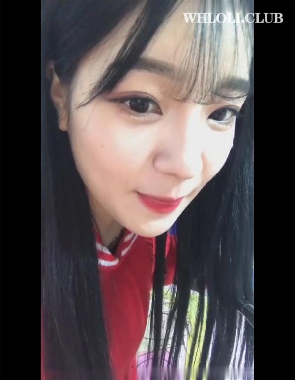 胸前有纹身的韩国小姐姐 家中床上直播秀-福利好好看