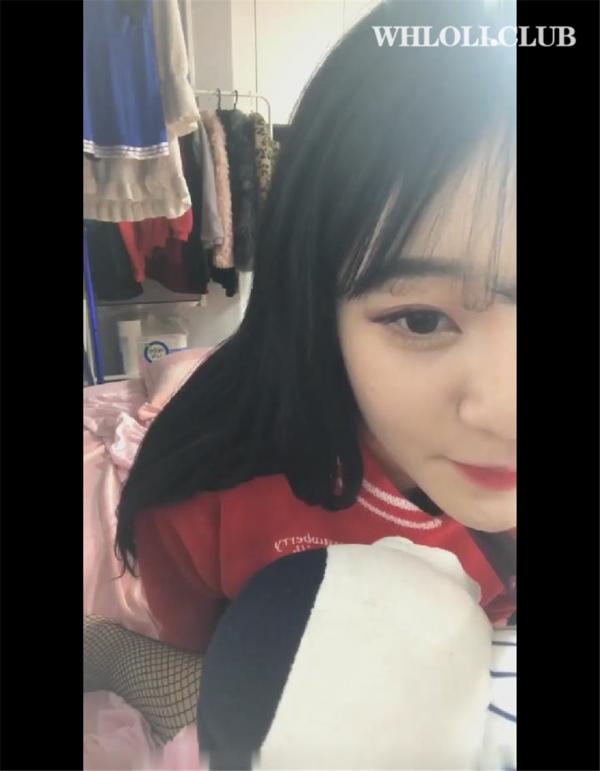 胸前有纹身的韩国小姐姐 家中床上直播秀-福利好好看
