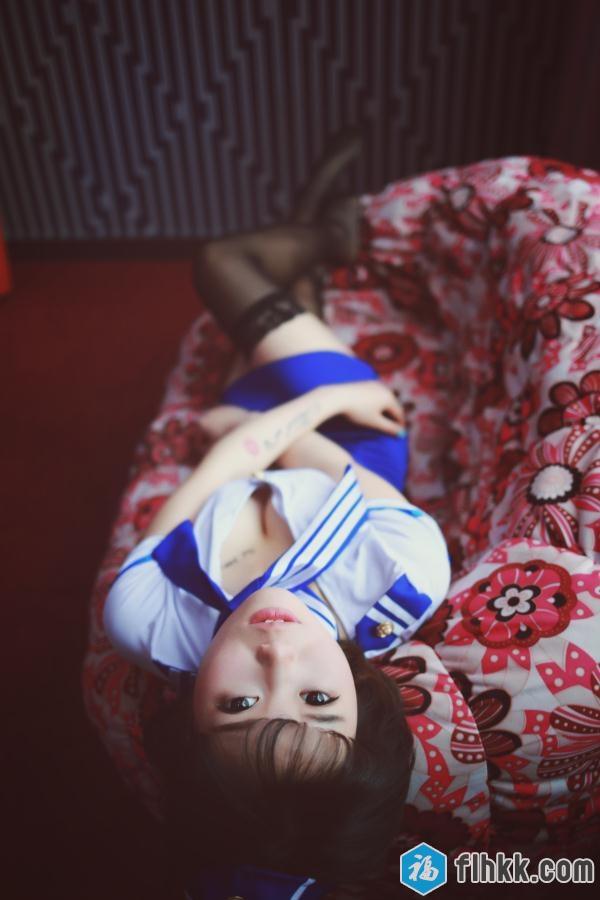 段王爷之伴娘的诱惑学生制服短裙妹子既漂亮又放的开1080P高清原版1V-福利好好看