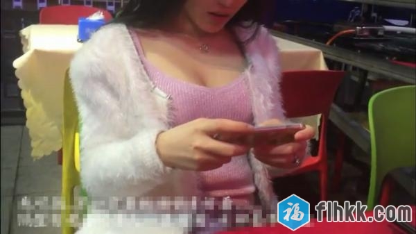约会拜金女网红脸骚到极点车里挑逗看电影挑逗直接到卫生间里太潇洒了1V-福利好好看