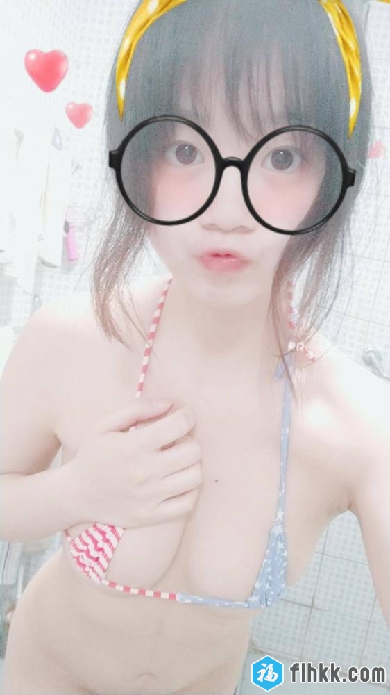 网红少女@软不呐叽小怪兽–超小比基尼来一发[12P+3V/17M]-福利好好看