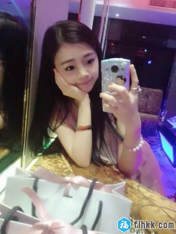 豪华KTV美女聚会喝多上厕所2朋友就想没成功又带到酒店轮流操了她-福利好好看