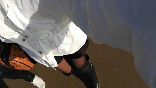 91包皮哥海边艳遇离异富姐大冷天直接脱下裤子就在沙滩上无套啪啪-福利好好看