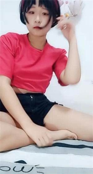 短发清纯漂亮萝莉主播7.10自慰秀 年纪不大发育却挺好 奶子大逼毛多[185M]-福利好好看