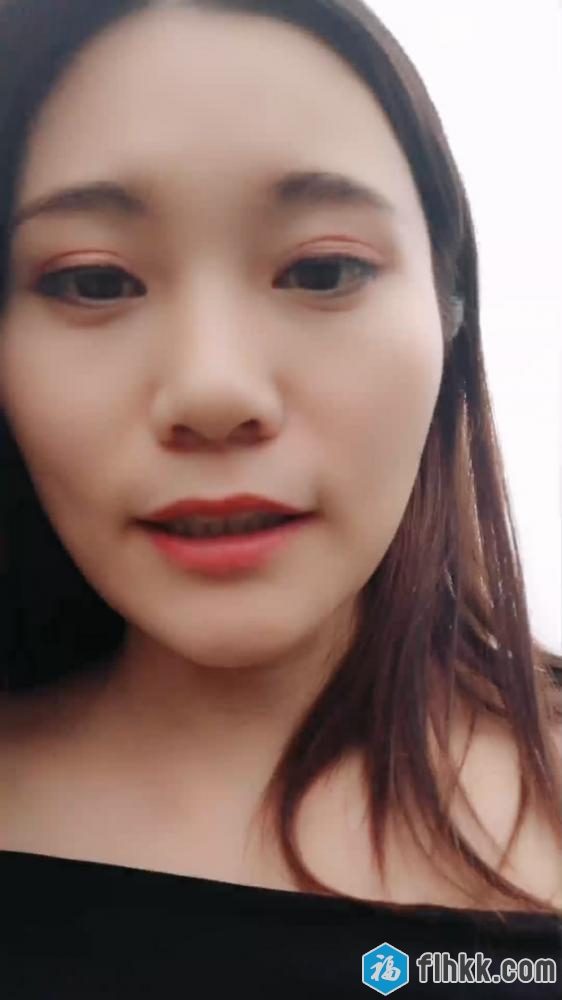 网红刘婷剧情演绎勾引无事溜达的大叔路边草地上-福利好好看