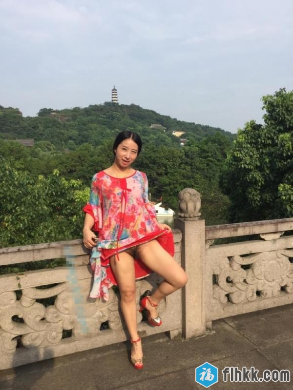 网曝门事件骚到无法形容人妻徐X馨3男1女星级酒店大战场面太火爆-福利好好看