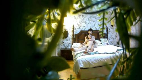 大学美女酒店被抱起来猛操趴在屁股上狂干内射美女受不了呻吟惨叫-福利岛