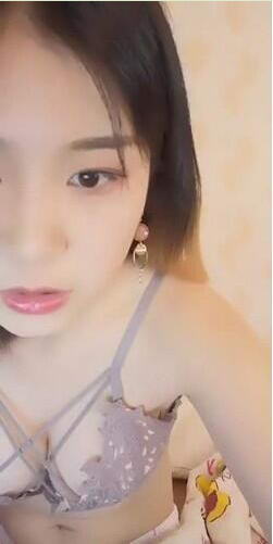 身材不错美胸女主播近距离直播秀很是诱惑[1V]-福利好好看