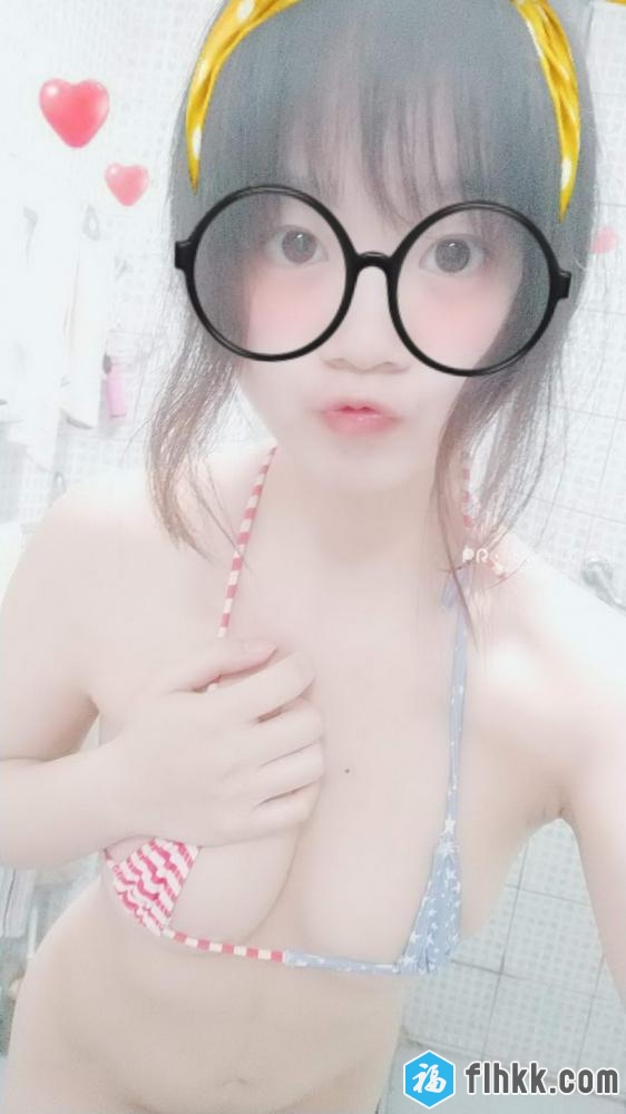 软不呐叽小怪兽–超小比基尼来一发[12P3V]-福利好好看