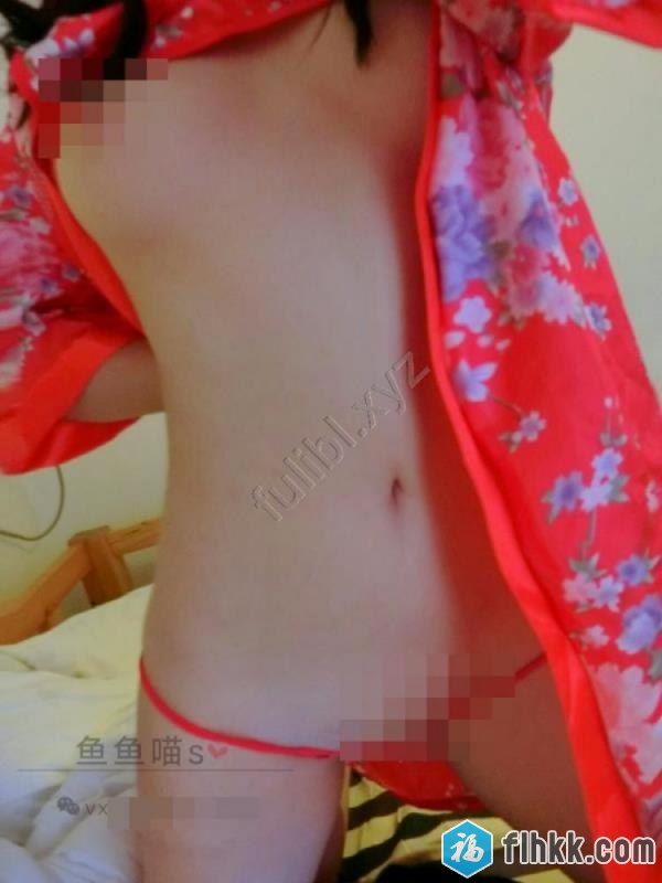 网红少女@鱼鱼喵S-身着红色旗袍的生日礼物 无修正原版[56P/43M]-福利好好看