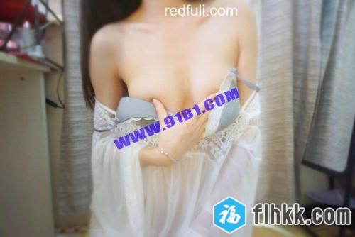网红少女宛如薄纱睡裙新购置开心小玩具，赶紧体验一下子搞出来好多爱液～1080P！-福利好好看