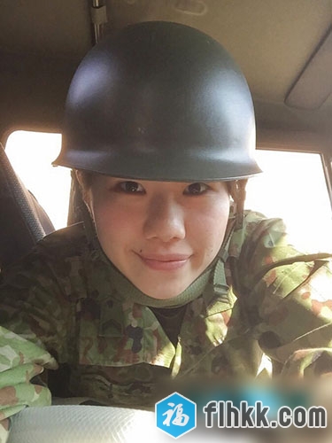 驻日美军光头美国大兵和日本自卫队女兵啪啪啪视频流出貌似欧美人都喜欢这种口味的女人-福利好好看