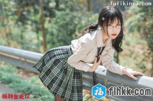 逐月SU乡间小路和车内写真两套合集[365M]-福利好好看