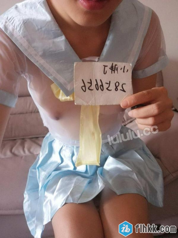 可爱的小胖丁–全裸丝袜丁裤透视JK楼顶[49P2V]-福利好好看