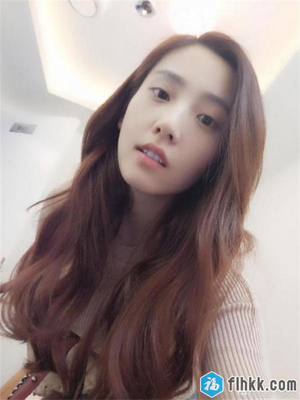 高颜值清纯美女zhubo，土豪VIP房直播大尺度诱惑[858M]-福利好好看