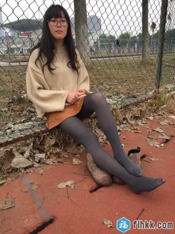 度娘盘最新泄漏眼镜学生情侣淫乱私生活外表看似素雅单纯妹骨子里这幺淫荡能给自己玩的淫叫不止很会吃屌国语对白-福利好好看