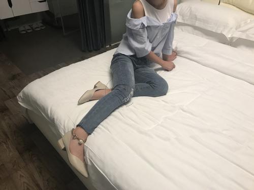 刚认的大三美乳超棒身材干妹妹是用来干的 排卵期无套直接爆操差点内射 淫荡浪叫 高清私拍105P 高清1080P版-福利好好看