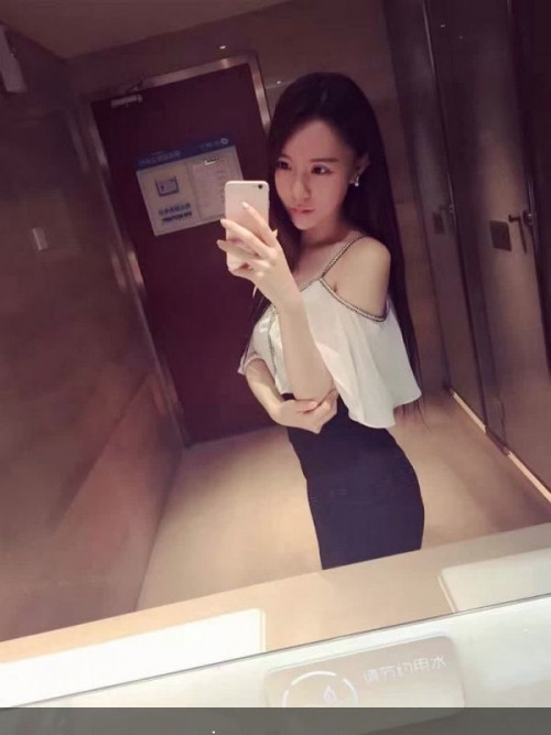 微信约战高颜值气质学院派外围女年轻皮肤白嫩光滑身材娇小多姿势猛干娇喘呻吟太刺激了1080P原版-福利好好看
