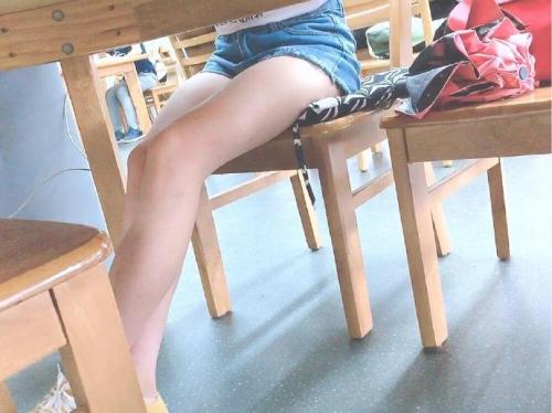 江苏某大学地铁站百褶裙底偷拍合集239V-福利好好看
