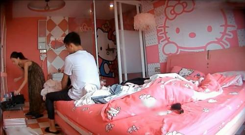 貌似刚结婚的漂亮美女和老公外地旅游住酒店啪啪被偷拍,原来小伙喜欢从屁股后面操,美女叫的又骚又淫荡,国语!-福利好好看