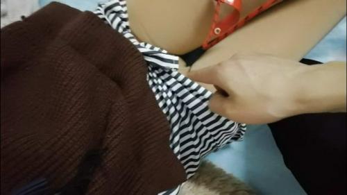 到朋友家串门时趁机勾引正在玩电脑的漂亮小嫂子[1V]-福利好好看