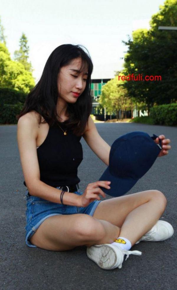 艺术学院性感美臀大学美女又一次和长屌学长酒店啪啪,男的用力猛干,美女还不满足自己还用振动棒配合国语-福利好好看
