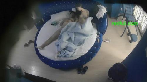 专业炮房猥琐小青年与身材苗条美乳女友啪啪啪肏的很猛把小女友干的尖叫不止淫叫说老公好长太能叫了要哭了-福利好好看