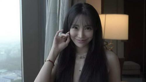 众筹秀人网空姐模特红人草莓兔兔宾馆大胆诱惑私拍1080P高清 [1V]-福利好好看