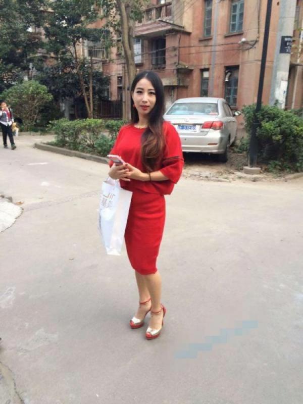 网曝门事件 骚到无法形容的人妻徐X馨3男1女4P星级酒店也不知道几个人群P大战场面太…-福利好好看