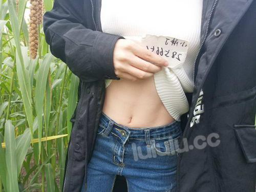 可爱的小胖丁玉米地露出[21P2V]-福利好好看