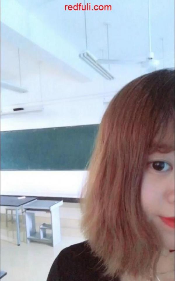 学妹阿未会员自拍：小学教室内+学妹阿未会员自拍：无人教室2v-福利好好看