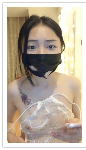 萝莉主播还是小可爱咯-黄瓜插屄遥控跳蛋+洗澡直播-福利好好看