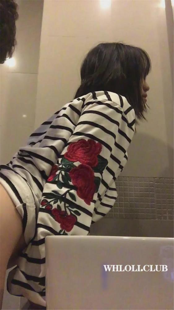 90后烫发小伙和可爱小女友在酒店洗手间自拍[1V/287M]-福利好好看