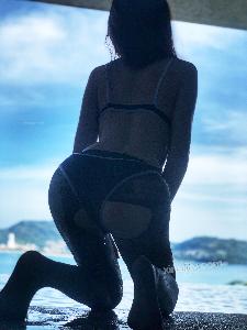 隔壁小姐姐 黑丝死库水无边泳池 48P图片1V视频-福利好好看