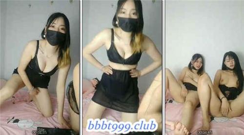两妹子找来小哥撑撑场玩直播-福利好好看