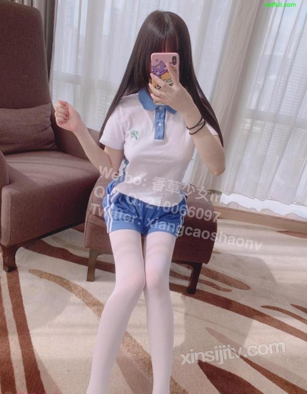 香草少女M(九尾狐狸M)新图包！深圳校服，白丝尤物美少女！1V48P-福利好好看