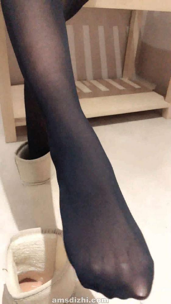 微博萌妹子福利姬@船袜小兔–第一视角黑丝诱惑[1V]-福利好好看