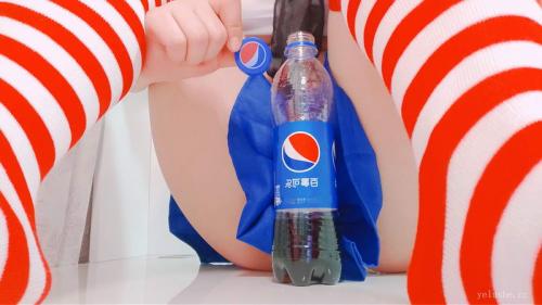 网络红人萝莉妹子@重症少女VIP会员自拍作品：大尺度自拍掰嫩穴套图两组+制服视频合集[108P1V]-福利好好看