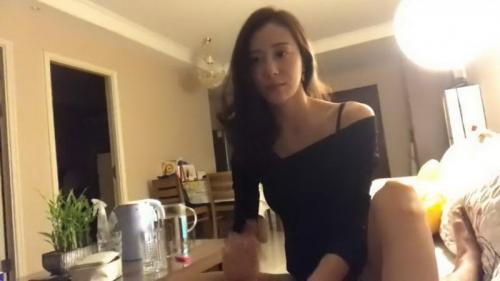 颜值出众身材火辣的娇嫩车模服侍男朋友技术一流 [1V]-福利好好看
