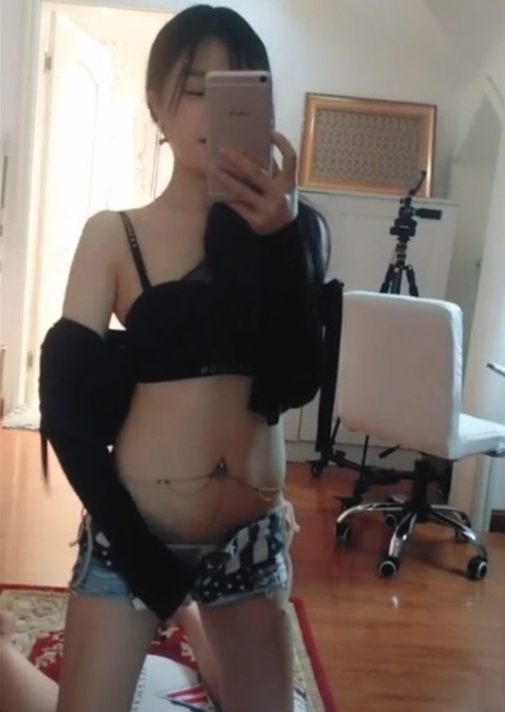 完美推荐精品女神主播[憬宝宝]裸体露咪咪秀身材[1.90GB]-福利好好看