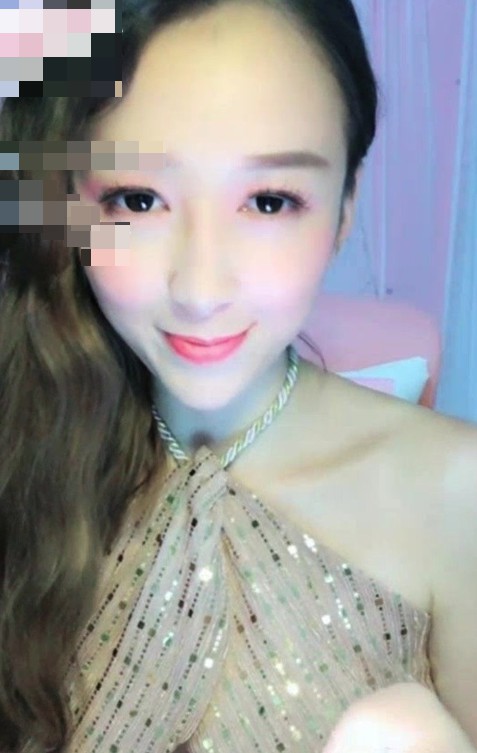 女神级[没穿胸罩的空姐]直播间露出雪白的咪咪真诱人[1018MB]-福利好好看