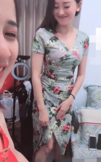 直接奶茶店啪啪[小眯眯]7.3,14,15,16,17,20,21共8小时合集，跳蛋，3P，姐妹互舔[1.93GB]-福利好好看