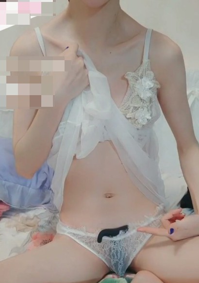 长腿美女[一个人]7,25/26日透明装诱惑椅子上跳蛋自慰尿尿给力[1.54G]-福利好好看