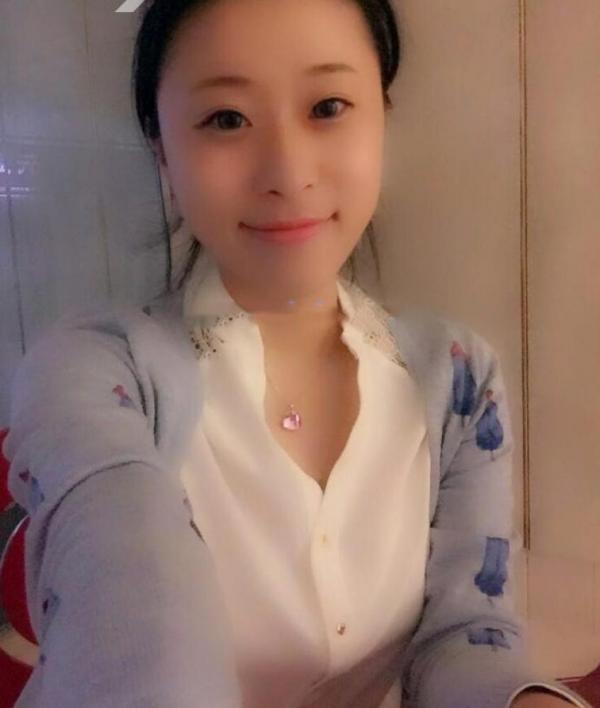 某云盘泄密-美女很有味道-福利好好看