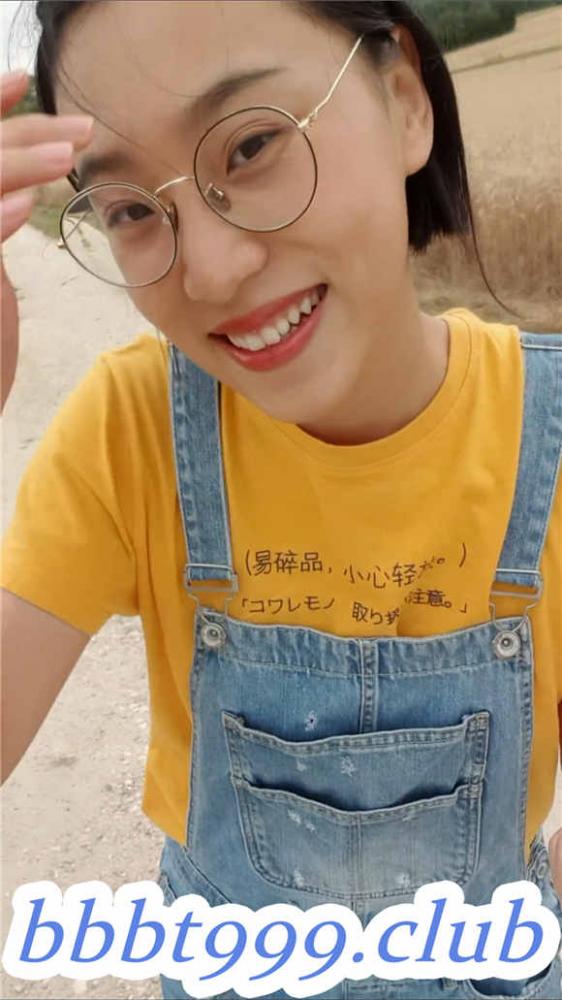 留学生刘玥系列 户外小树林的嘴功-福利好好看