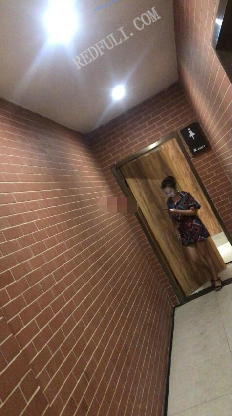 厕拍美女系列8 新鲜出炉，超多网红美女！欲购从速！[68V11G]-福利好好看